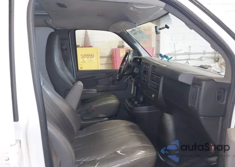 2014 Chevrolet Express 1500 Work Van z USA, uszkodzony, nr VIN 1GCSGAFX3E1100691